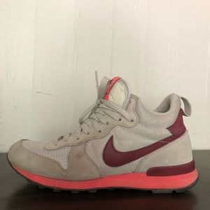 Nike Internationalist Mid Size 7.5